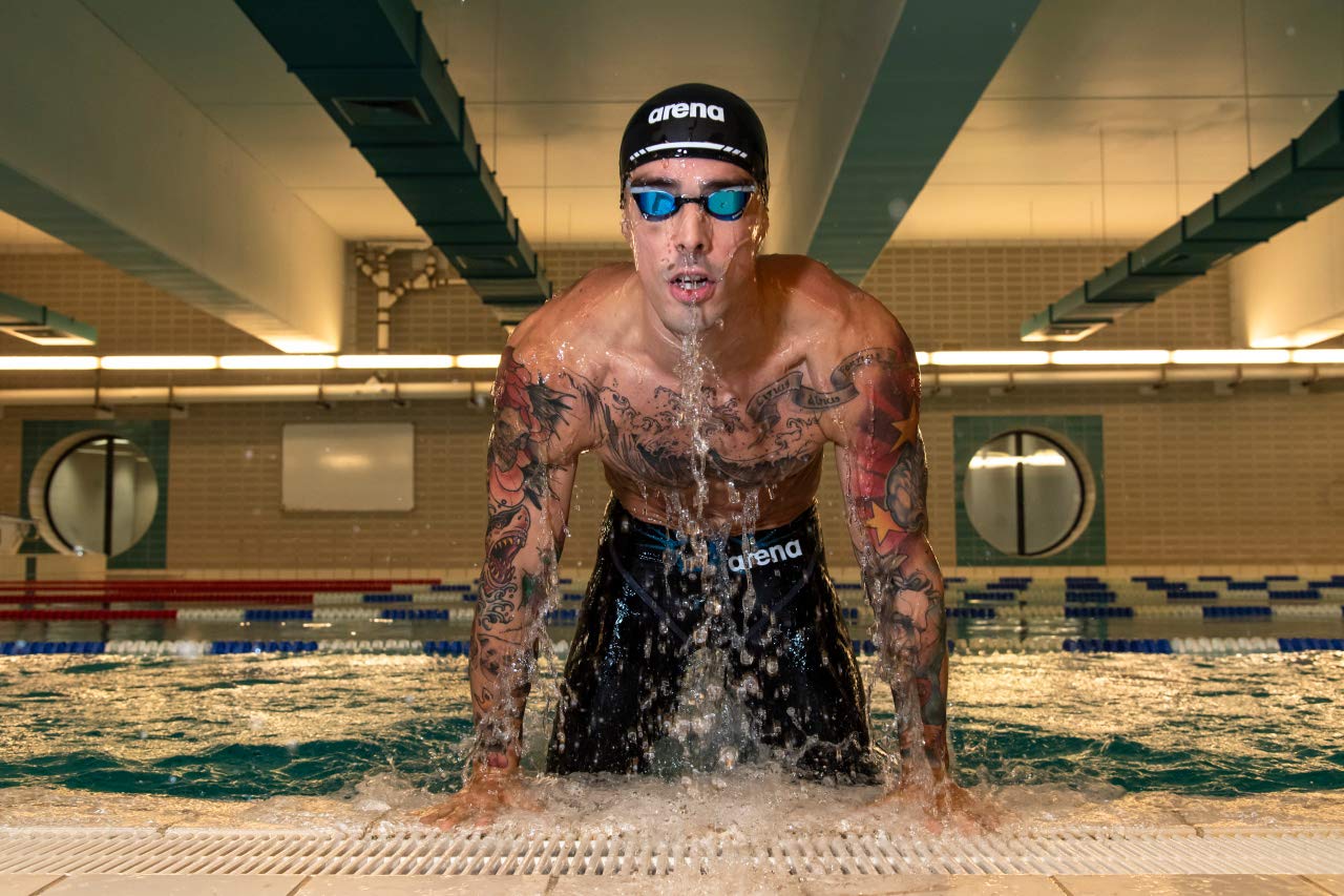 Arena Cobra Ultra Racing anteojos de natación para hombres y mujeres, azul y plateado, espejo antivaho