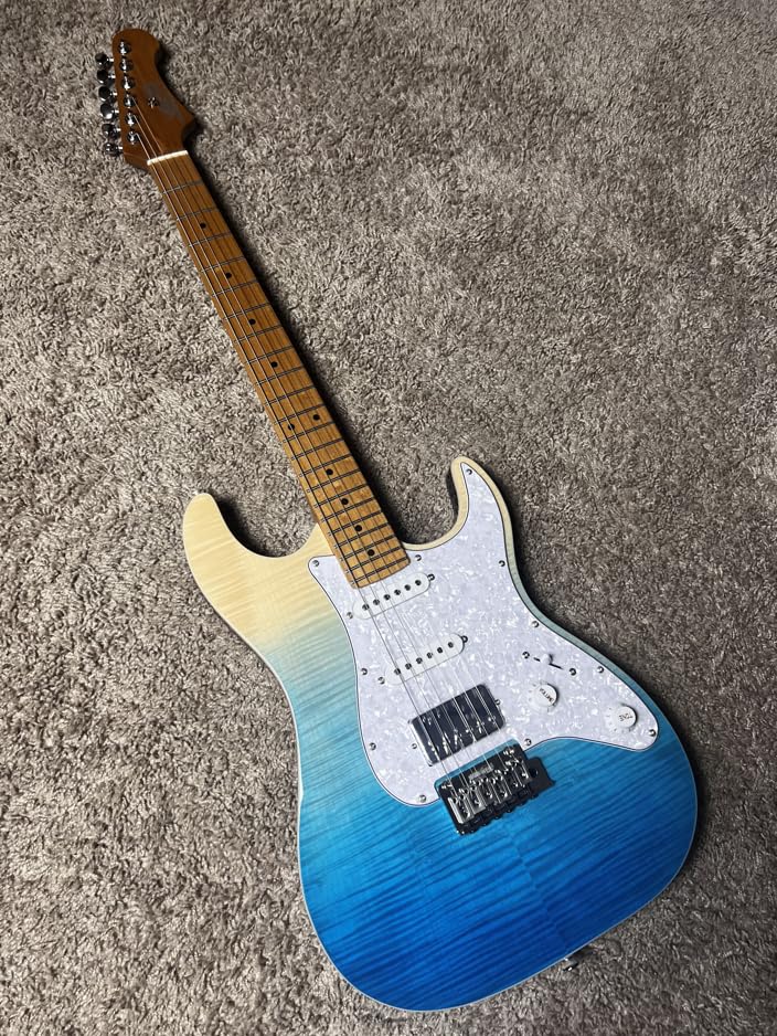 Jet Guitars JS450 TBL Strat Guitarra, pastillas HSS Alnico, cuerpo de tilo sólido con tapa de arce llama, cuello de arce tostado de 22 trastes, afinadores de bloqueo, trémolo de 2 puntos