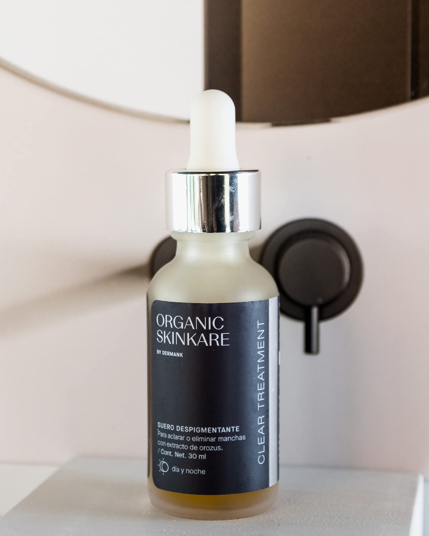 ORGANIC SKINKARE BY DERMANK Suero Despigmentante Facial | Reduce Manchas Oscuras y Unifica el Tono | Tratamiento Orgánico para Daño Solar, Acné y Cicatrices | Suero contra manchas en la piel- 30 ml | Facial Clear Treatment Skincare