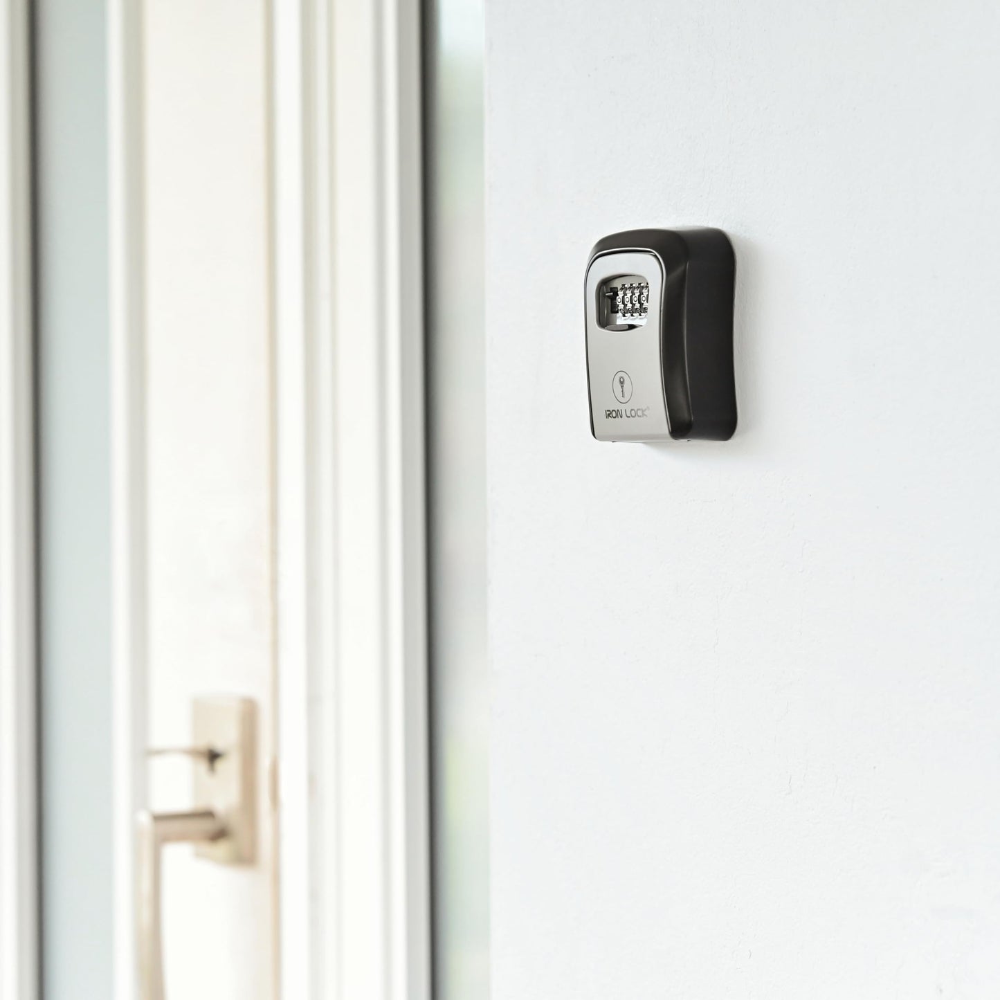 Iron Lock® - Caja de bloqueo de llaves para llaves de 4 dígitos combinación con código reajustable con interruptor A B para interiores y exteriores, impermeable, para llaves de casa de repuesto, 5