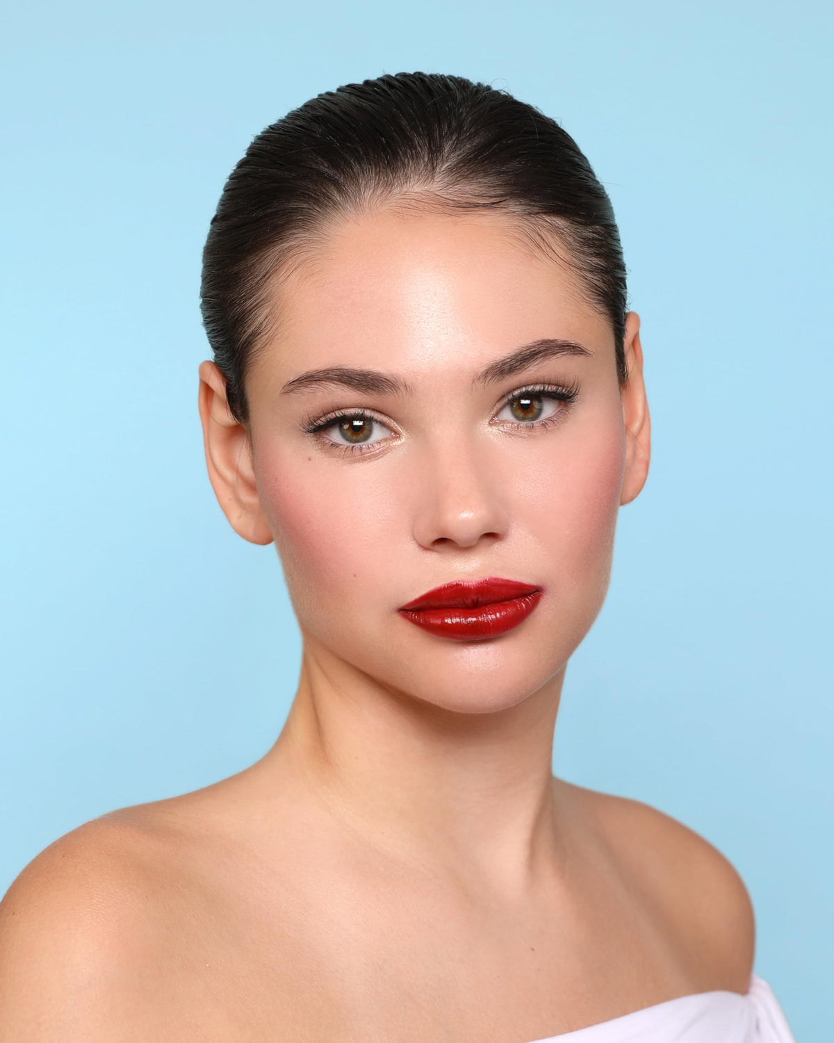 MOIRA CHIC SATIN LIPSTICK (008, BOLD)