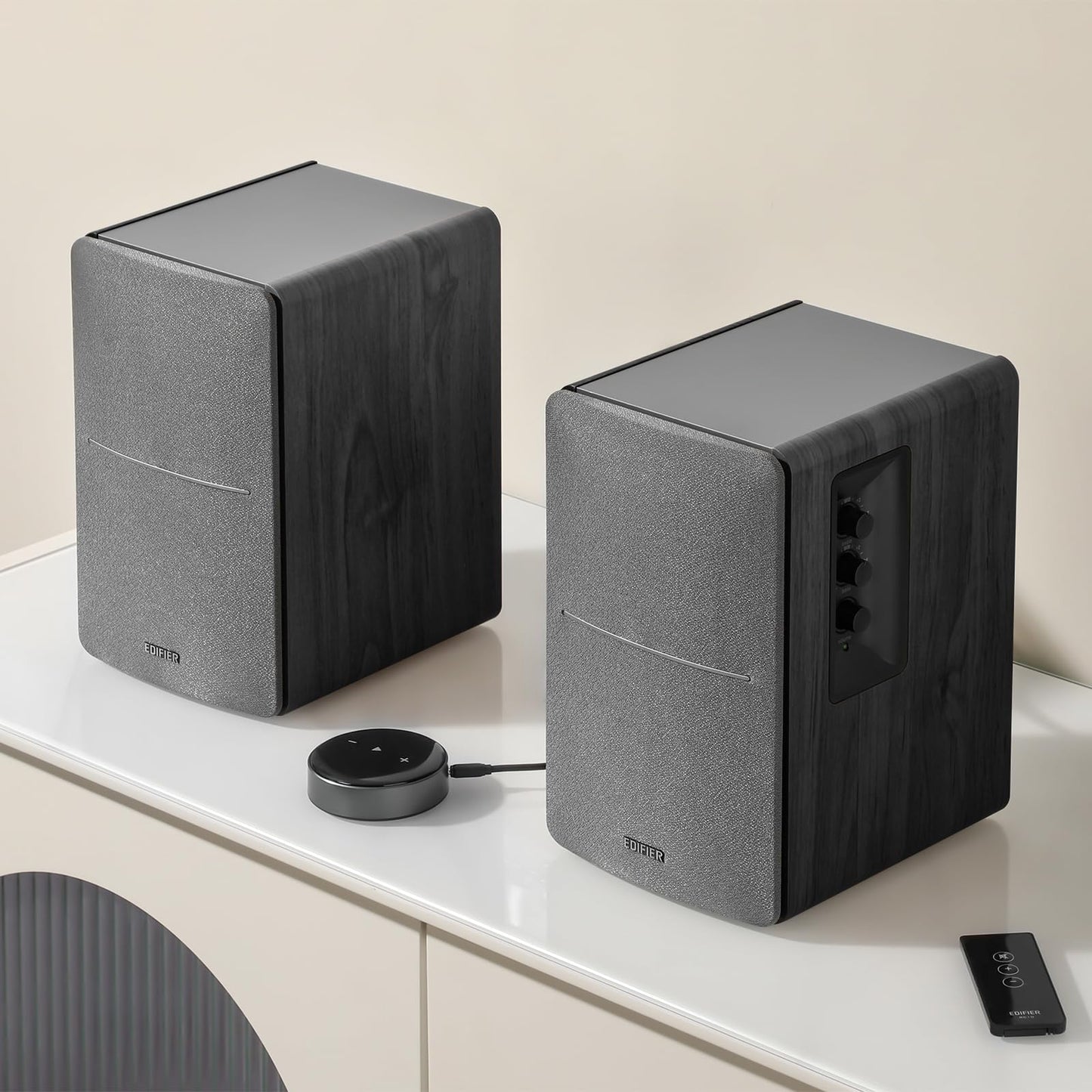 Edifier R1280T - Altavoces de estantería alimentados - 2.0 monitores de Campo cercano Activos - Altavoz de Monitor de Estudio - Negro - 42 vatios RMS
