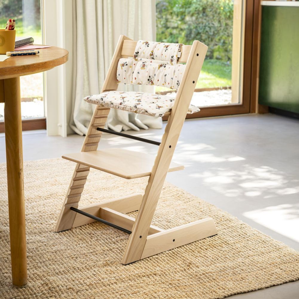 Stokke - Silla alta Tripp Trapp Cojín + Bandeja Stokke (Blanco) - Incluye Silla + Set de Bebé con Arnés Extraíble para Niños de 6 a 36 Meses (Natural Mickey)