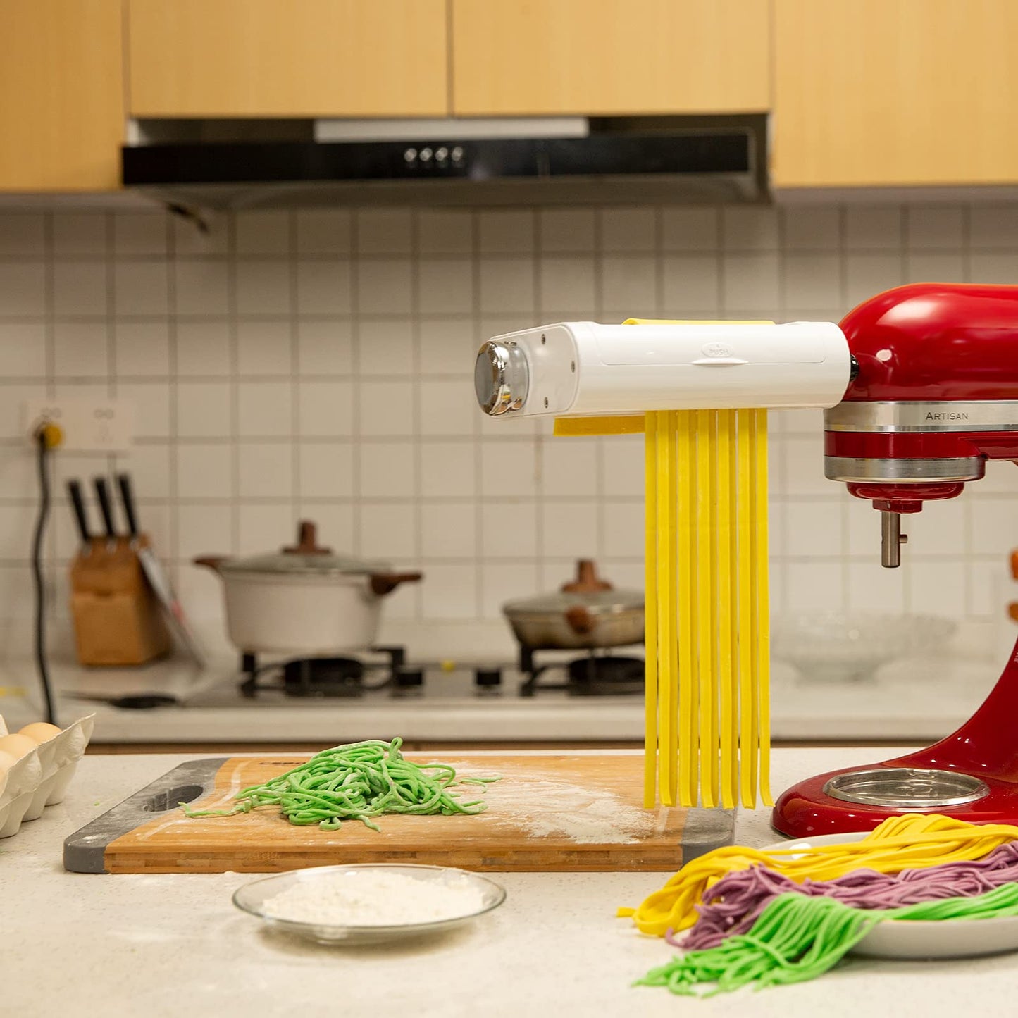 Antree Juego 3 en 1 para batidoras KitchenAid incluye rodillo de hoja de pasta, cortador de espaguetis, accesorios para cortador de fettuccine y cepillo para polvo de limpieza