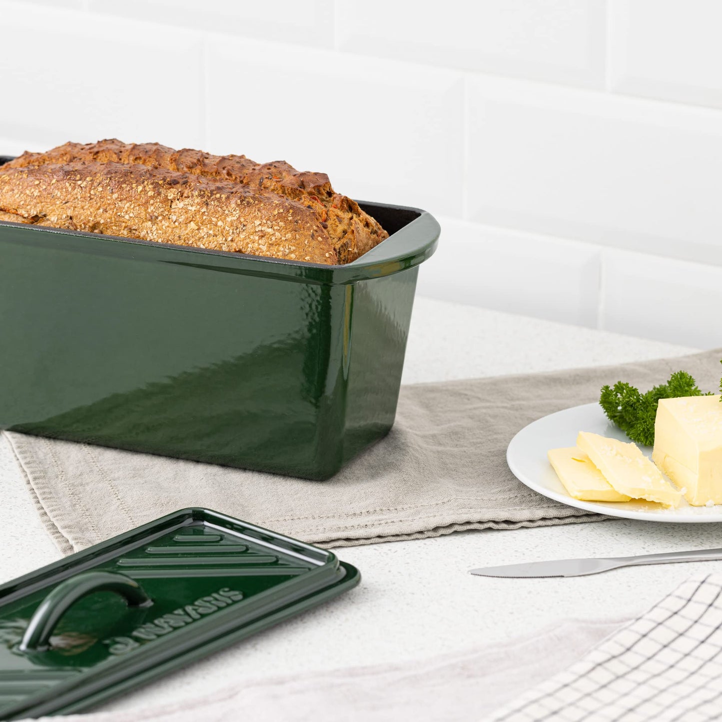 Navaris Olla para Hornear Pan - Cacerola Rectangular 34 x 13 x 13 cm de Hierro Fundido para Horno Bbq Vitrocerámica Inducción - Cazuela con Tapa - Verde