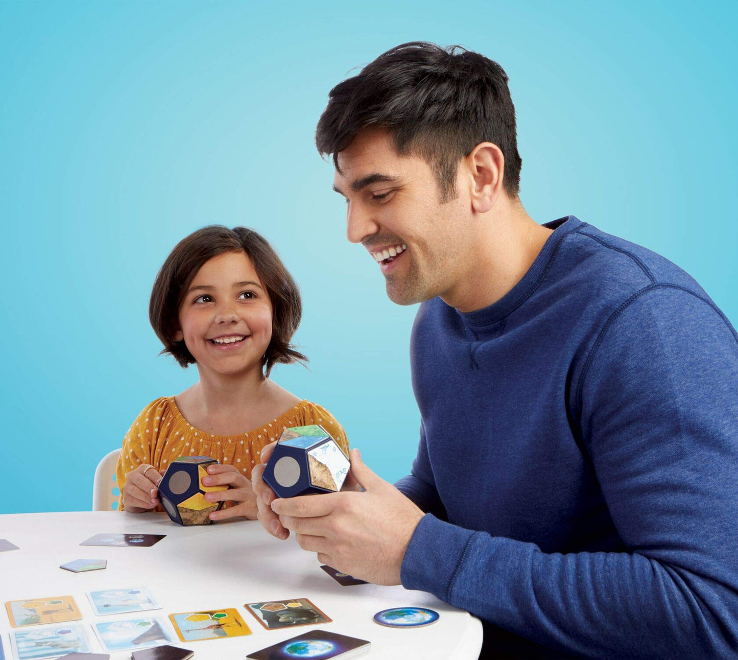 Blue Orange - Juego de mesa Games Planet: galardonado juego de mesa 3D de estrategia para niños, familias o adultos para 2 a 4 jugadores. Recomendado para mayores de 8 años.
