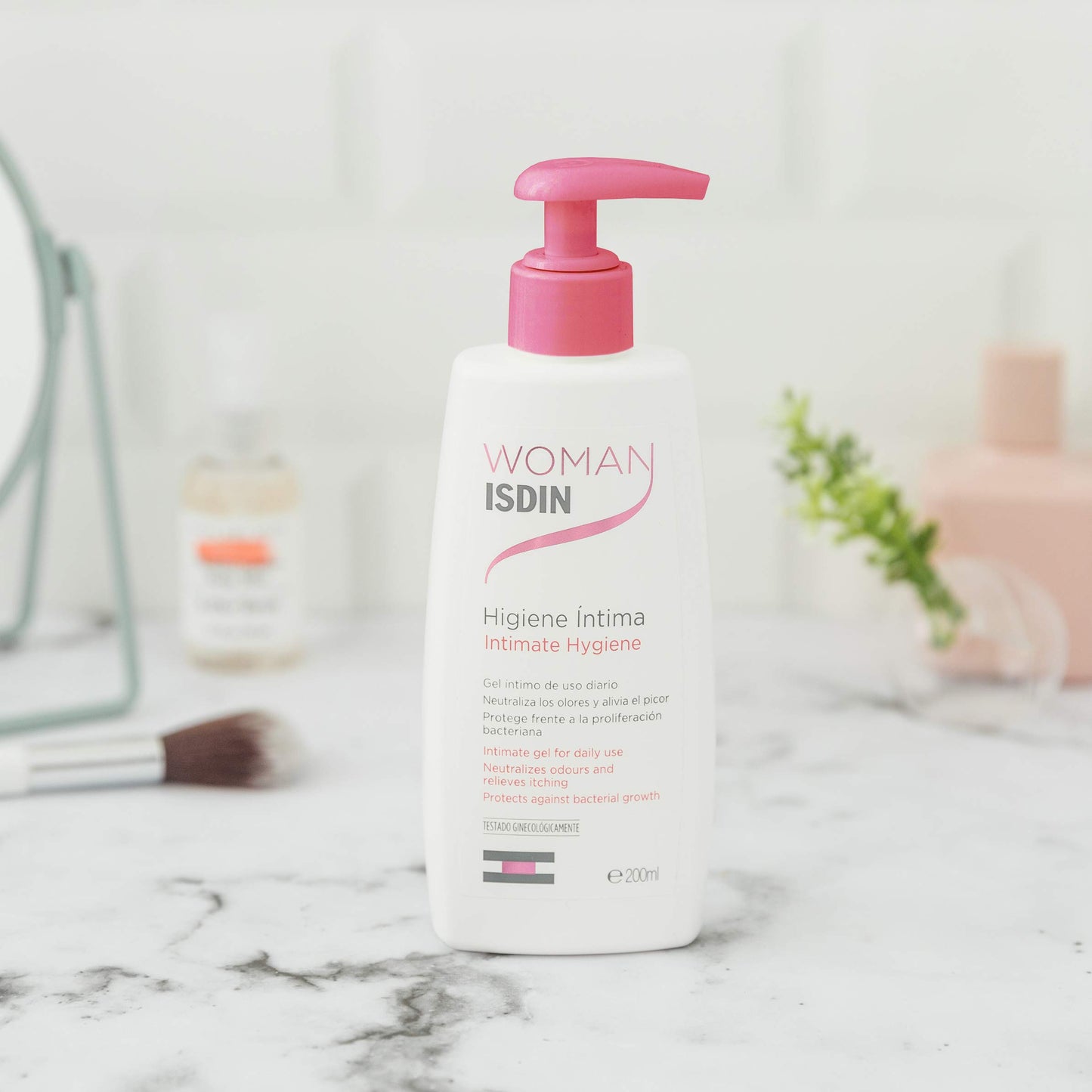 Isdinceutics Hyaluronic Booster, Sérum hidratante y calmante intensivo con ácido hialurónico, 5 ampolletas + Woman Higiene Intima, Gel de baño higiene íntima de uso diario 200ml