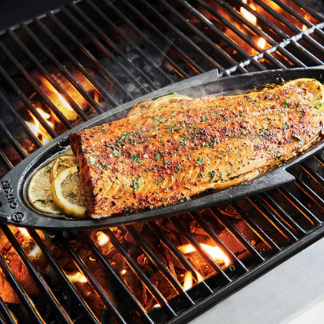 Parrilla y Bandeja de Hierro Fundido Outset Negro para Servir Pescado