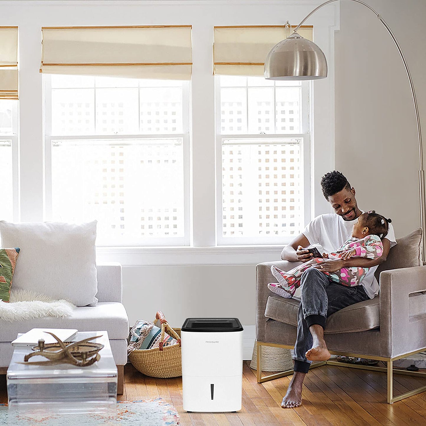 Frigidaire Deshumidificador portátil de 50 pintas para sótano, hogar y ático, 115 V, amortiguador silencioso de humedad para control de humedad con apagado automático y cubeta de agua extraíble/opción
