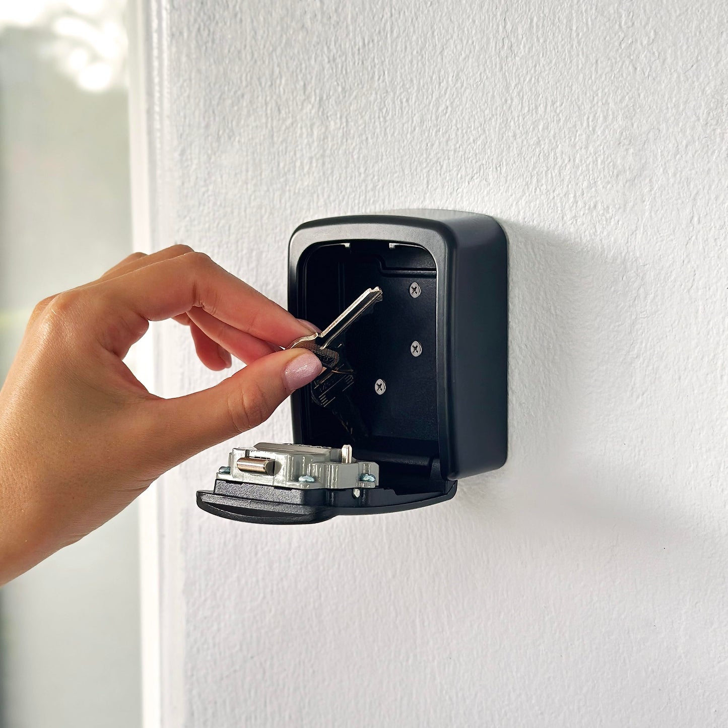 Iron Lock® - Caja de bloqueo para llave de pared con combinación de 4 dígitos, código reiniciable, interruptor A B y capacidad de 5 llaves, caja de seguridad impermeable para interiores y exteriores