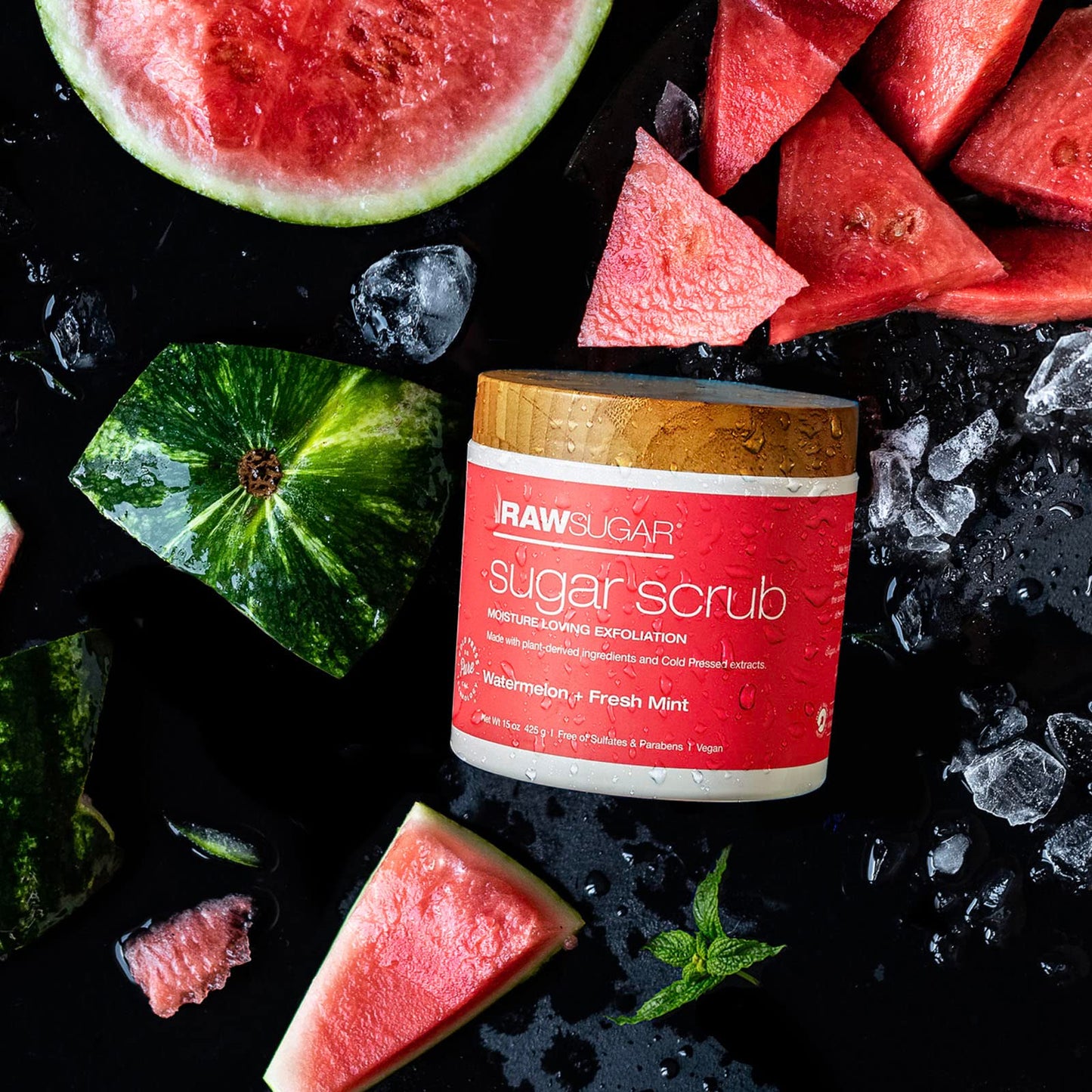 RAW SUGAR, Exfoliante Corporal Reparador a Base de Azúcar, Hidrata la Piel, con Sandía y Menta Fresca, Prensado en Frío, Vegano, Libre de Sulfatos y Parabenos, 425 g