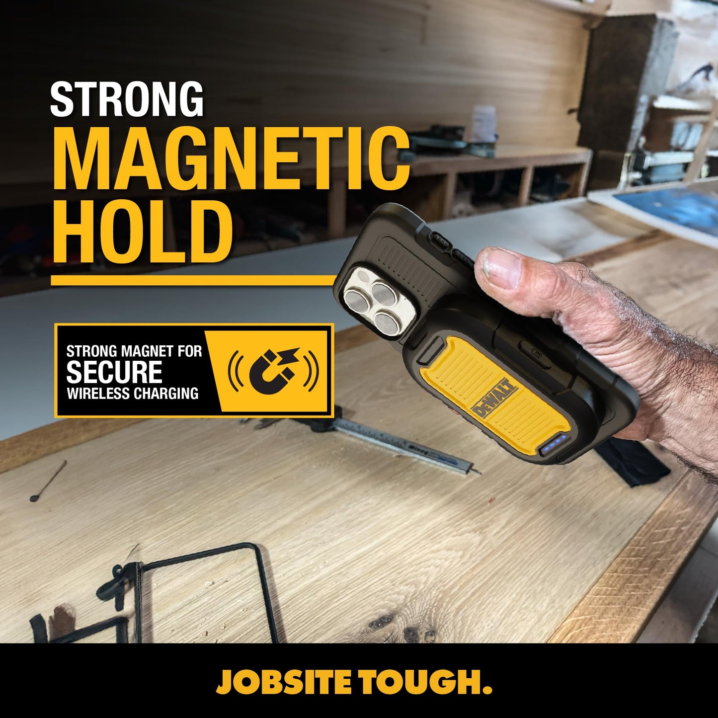 DEWALT - Banco de energía magnético resistente de 5.000 mAh, cargador portátil inalámbrico resistente, batería de carga rápida de 18 W, USB-C a C con cable adaptador USB de 4 pies, resistente al agua