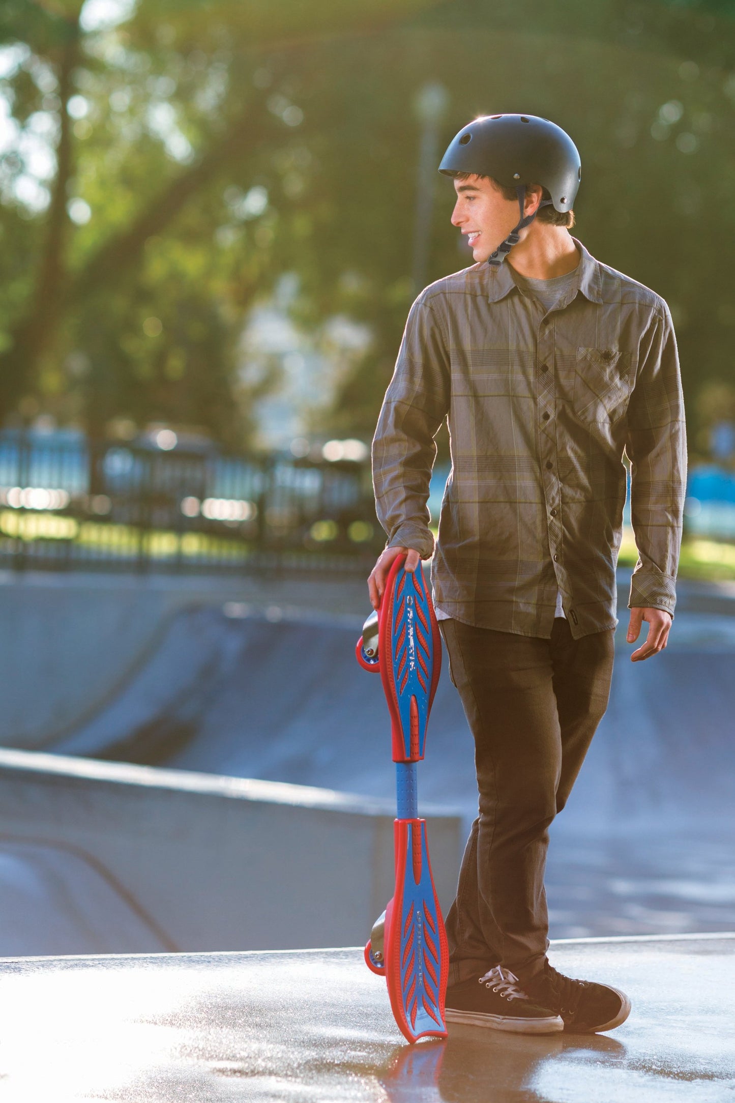 Patineta de Dos Ruedas Razor RipStik Turquesa Naranja Colores Brillantes para Niños 8+