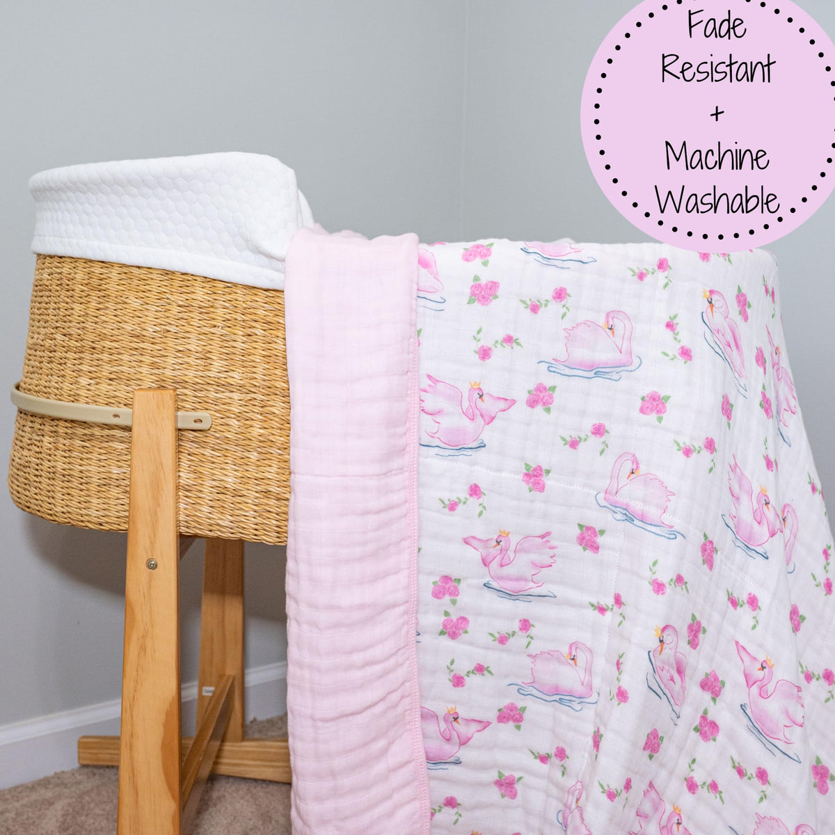 LollyBanks - Colcha de muselina para bebé, 6 capas, 100% algodón, 47 x 47 pulgadas, suave, ligera y transpirable para bebés y niños, manta acogedora para cuna para niñas, registro (estampado de cisne)