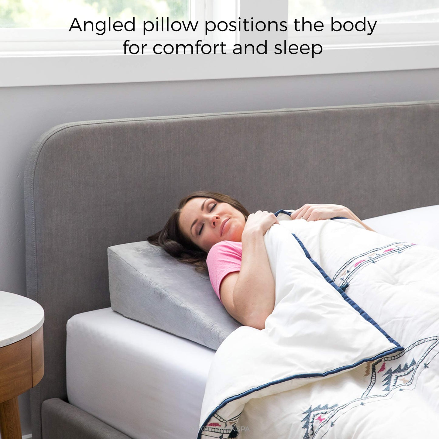 Linenspa Almohada con Inclinación - Incluye Funda de Terciopelo Extraíble - Almohada Hipoalergénica - Alivia el Reflujo y Ronquidos