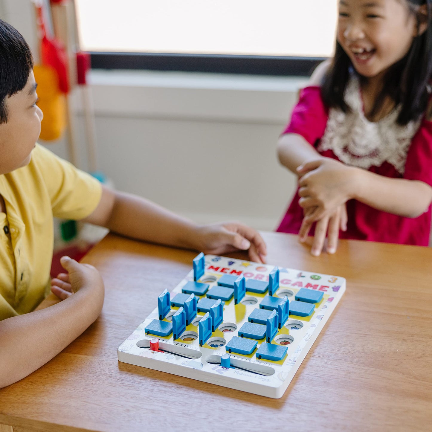 Juego de Memoria Melissa & Doug Voltea-y-Gana Juegos Para Viajes de Mesa 7 Tarjetas de Doble Cara