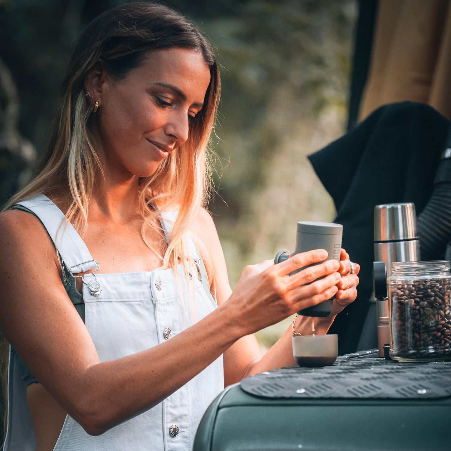 WACACO Minipresso GR2 - Cafetera de café molido compatible con máquina de café molido, portátil de 18 bares operado manualmente, cafetera espresso sobre la marcha, ultra pequeña para viajes, camping,