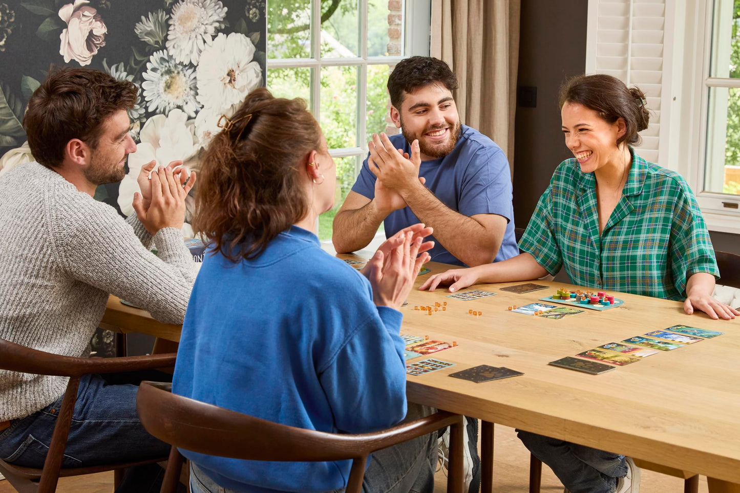 Juego de mesa Harmonies - Crea paisajes oníricos. Juego estratégico y poético, divertido juego familiar para niños y adultos, de 10 años, 1 a 4 jugadores, tiempo de juego de 30 minutos, hecho por