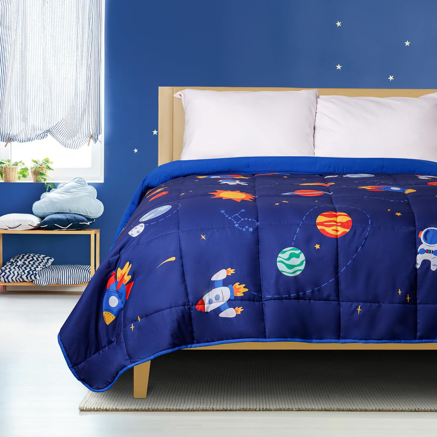 Dreamlab Edredón Ligero Infantil Reversible Hipoalergénico. Colcha Rellena de Microfibra Suave. Diseño para niño, niña o bebé. 1 Pieza. Espacio, Astronauta, Azul (Individual/Matrimonial 195 x 223cm)