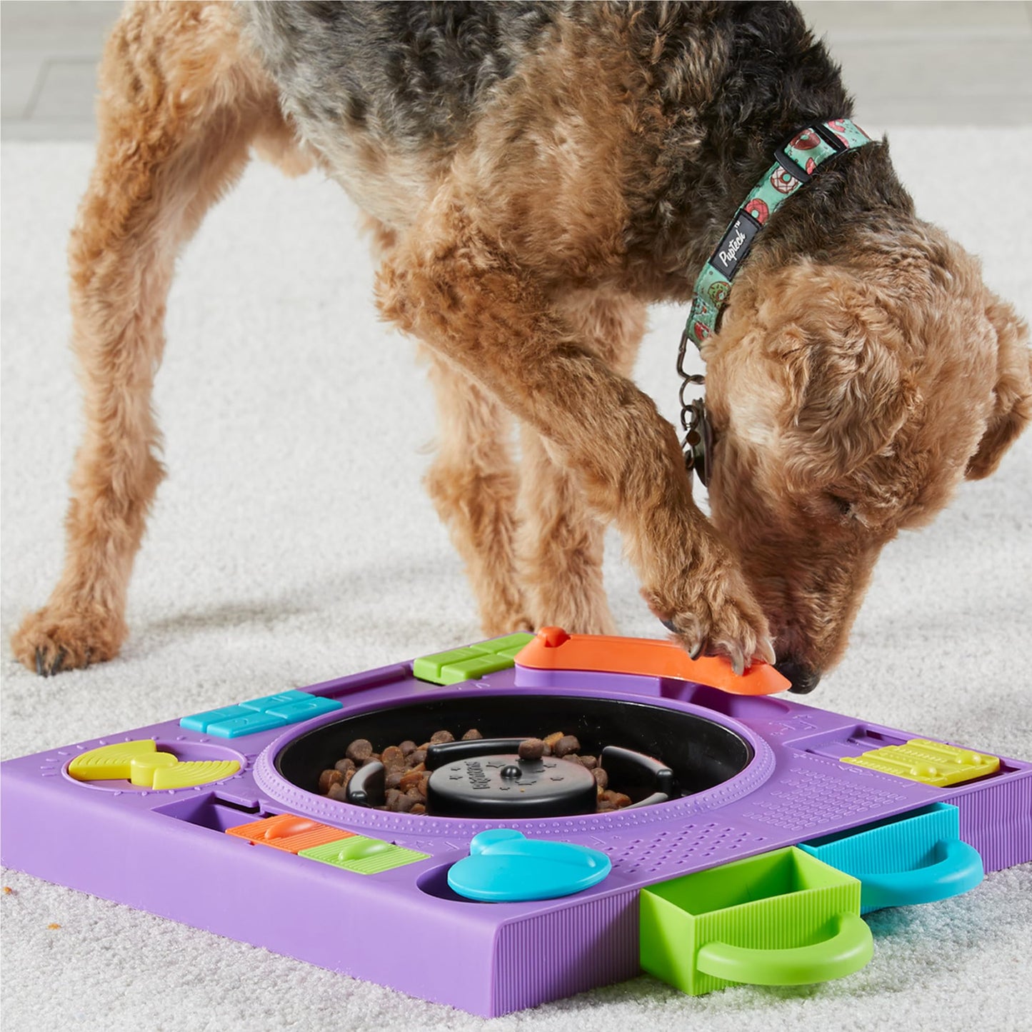 Brightkins DJ Doggo Puzzle Feeder - Rompecabezas para Perros, Juguetes para Perros