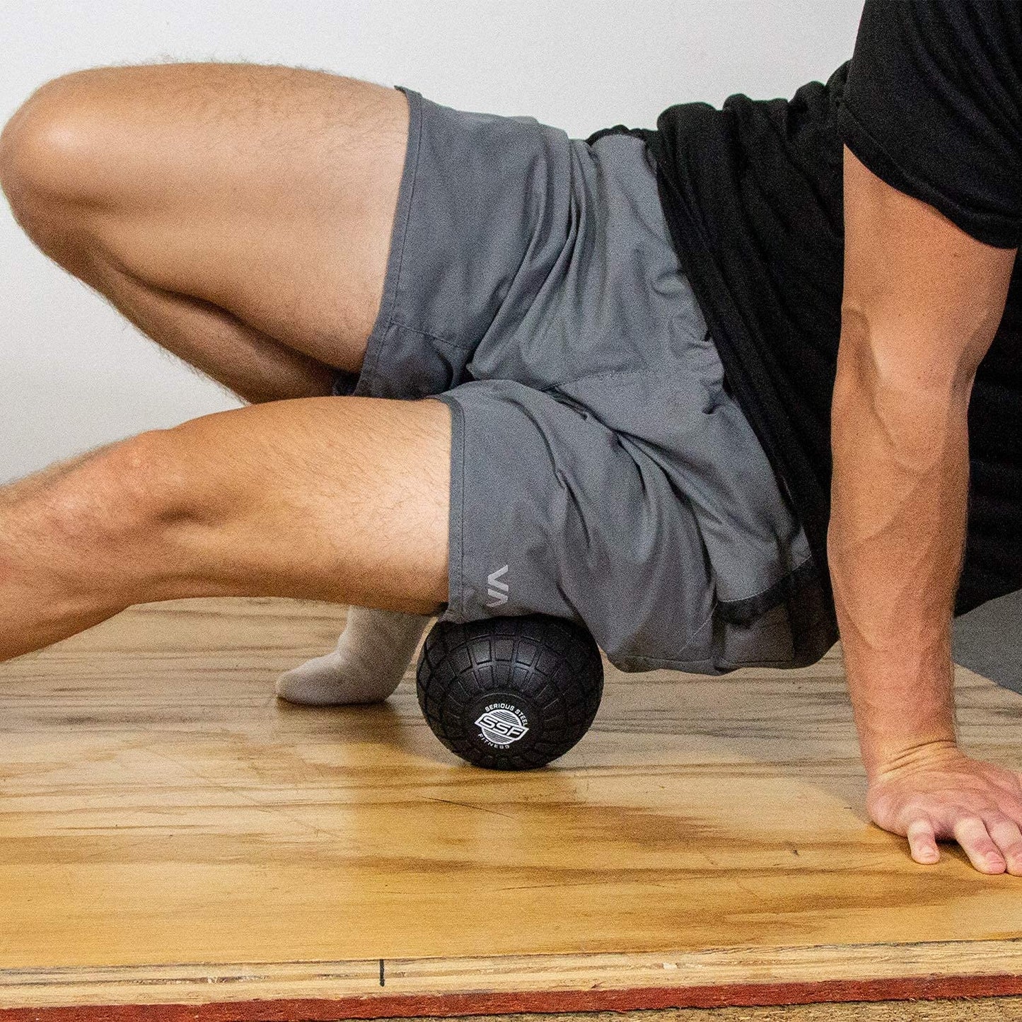 Bola de Masaje Negra Serious Steel Fitness 5 Pulgadas Liberación de Nudo Muscular de Tejido Profundo