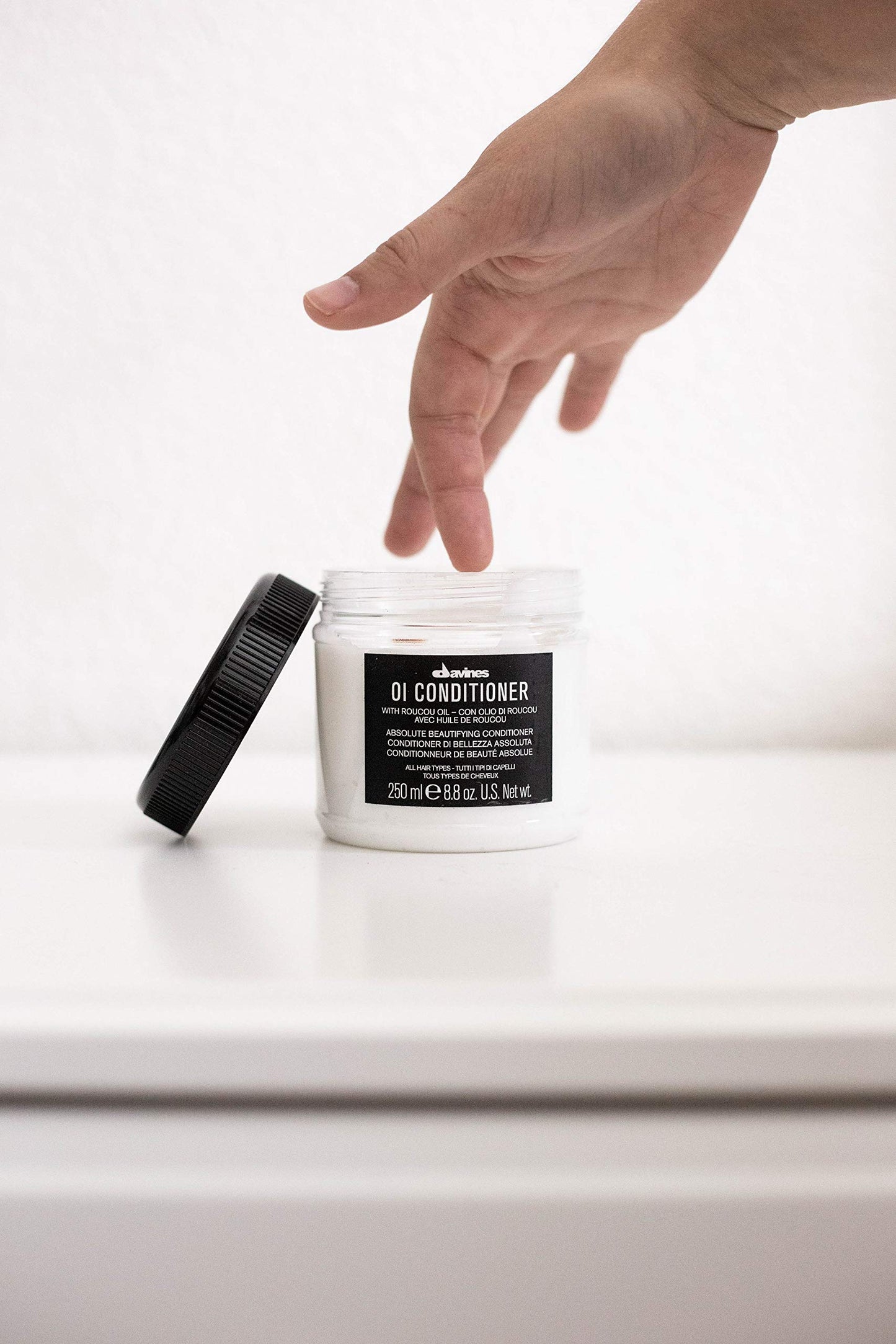 Acondicionador Davines OI 8.8 Onzas Líquidas