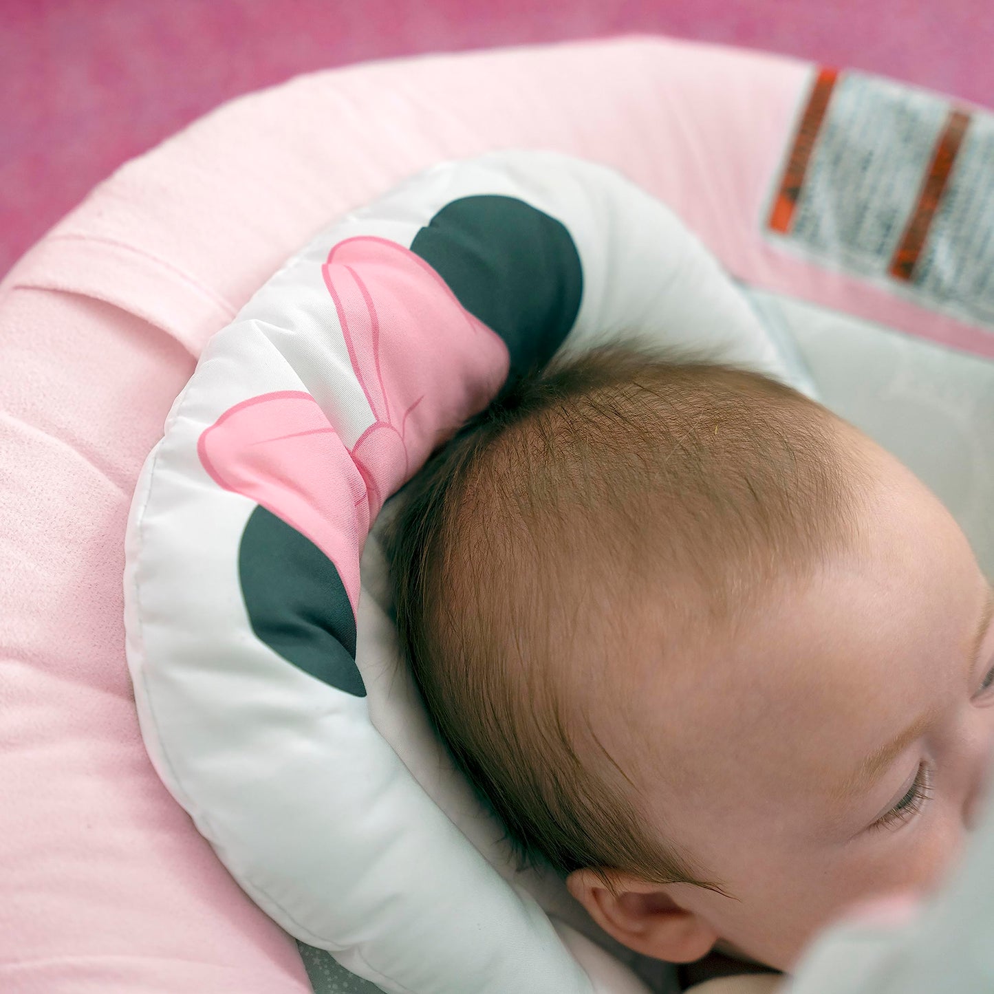 Tumbona Bright Starts Minnie Mouse Rosy Skies con Asiento Vibrador y Melodías