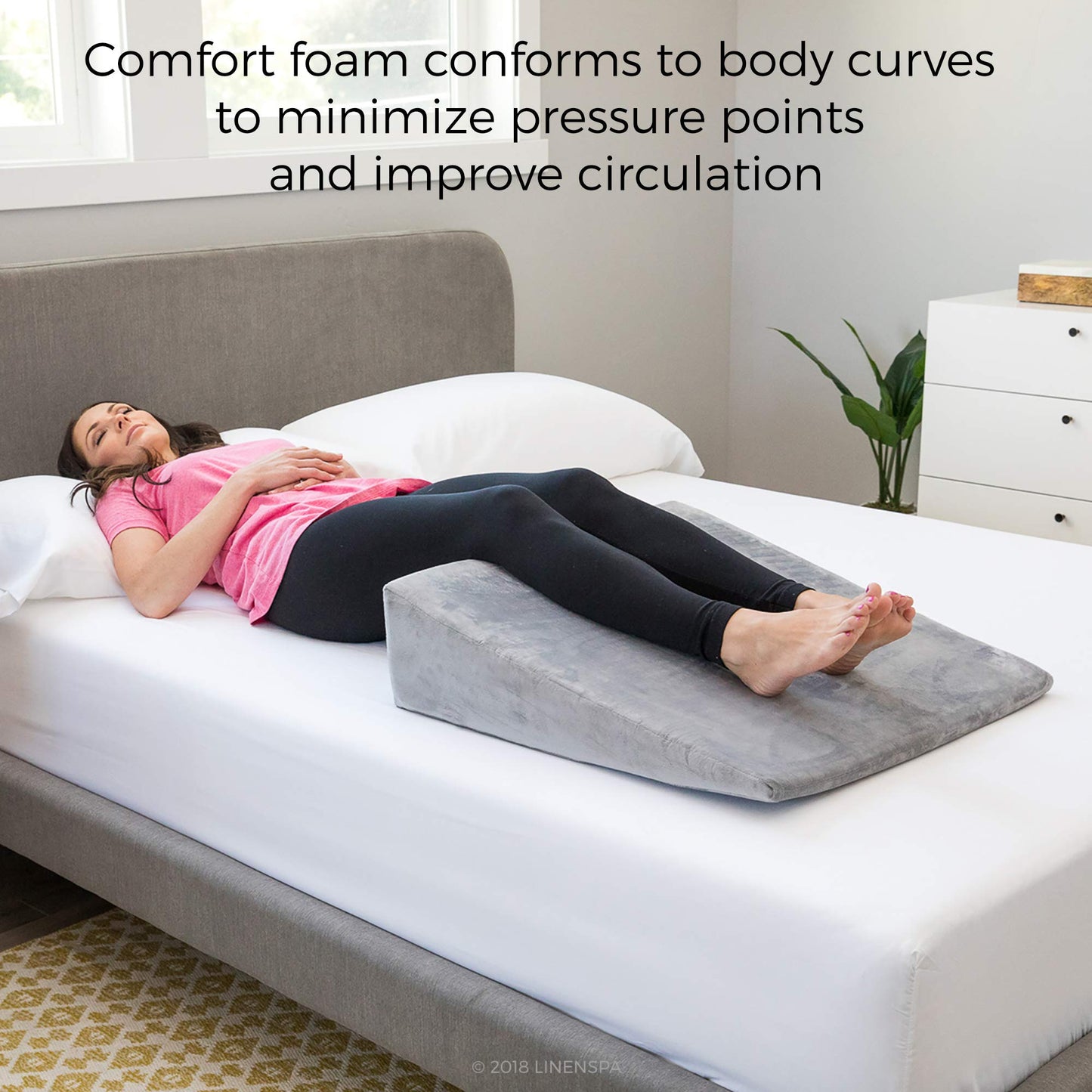 Linenspa Almohada con Inclinación - Incluye Funda de Terciopelo Extraíble - Almohada Hipoalergénica - Alivia el Reflujo y Ronquidos