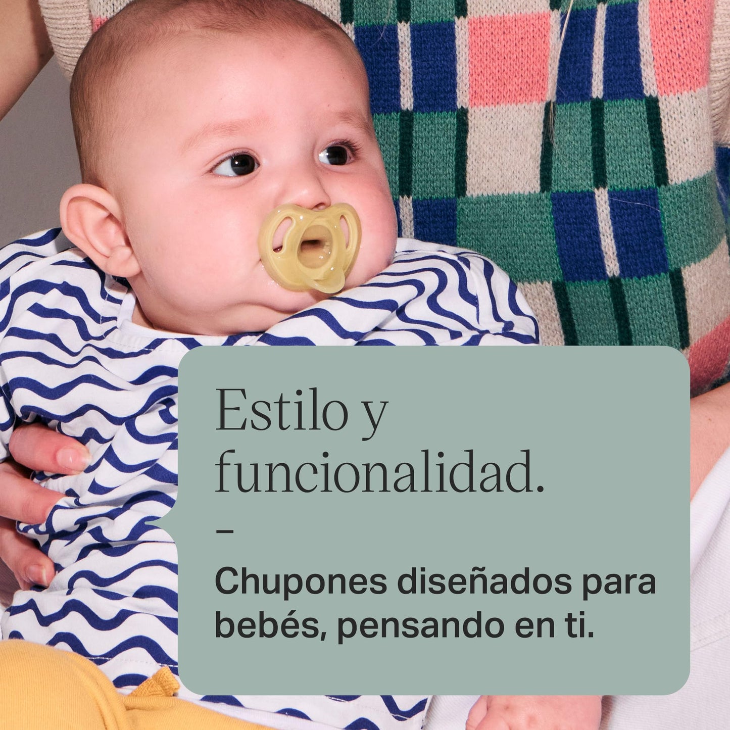 Chupete de Silicona Ultra Ligero Tommee Tippee Transparente Diseño Simétrico para Bebés 0-6 Meses (Paquete de 4)