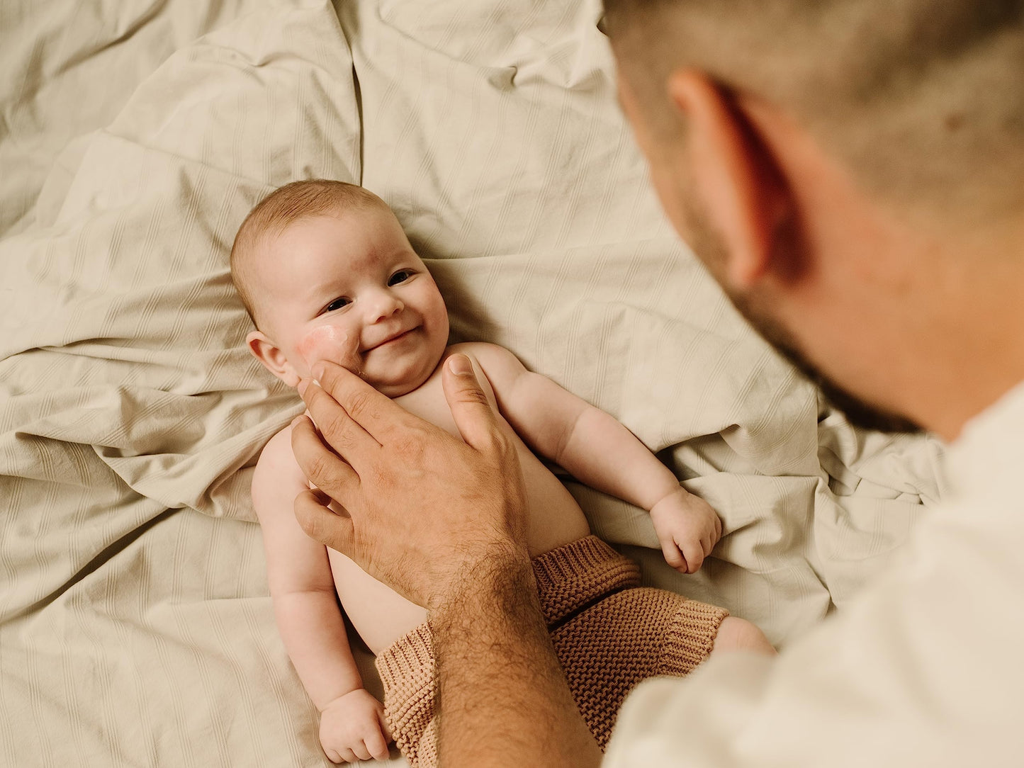 Mustela Stelatopia+ Crema Relipidizante Anticomezón para Piel Atópica, disminuye el enrojecimiento. Con 99% ingredientes de origen natural, 300ml