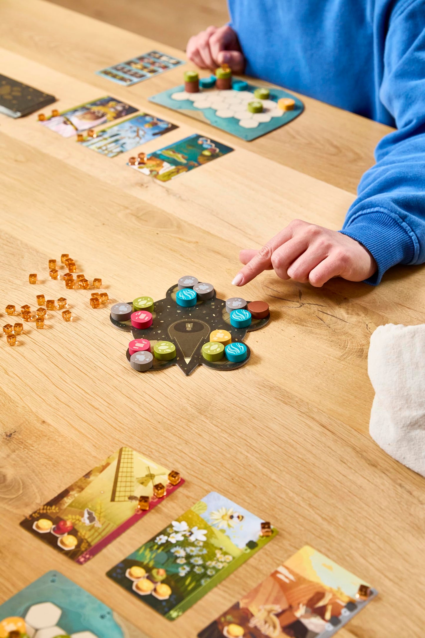 Juego de mesa Harmonies - Crea paisajes oníricos. Juego estratégico y poético, divertido juego familiar para niños y adultos, de 10 años, 1 a 4 jugadores, tiempo de juego de 30 minutos, hecho por