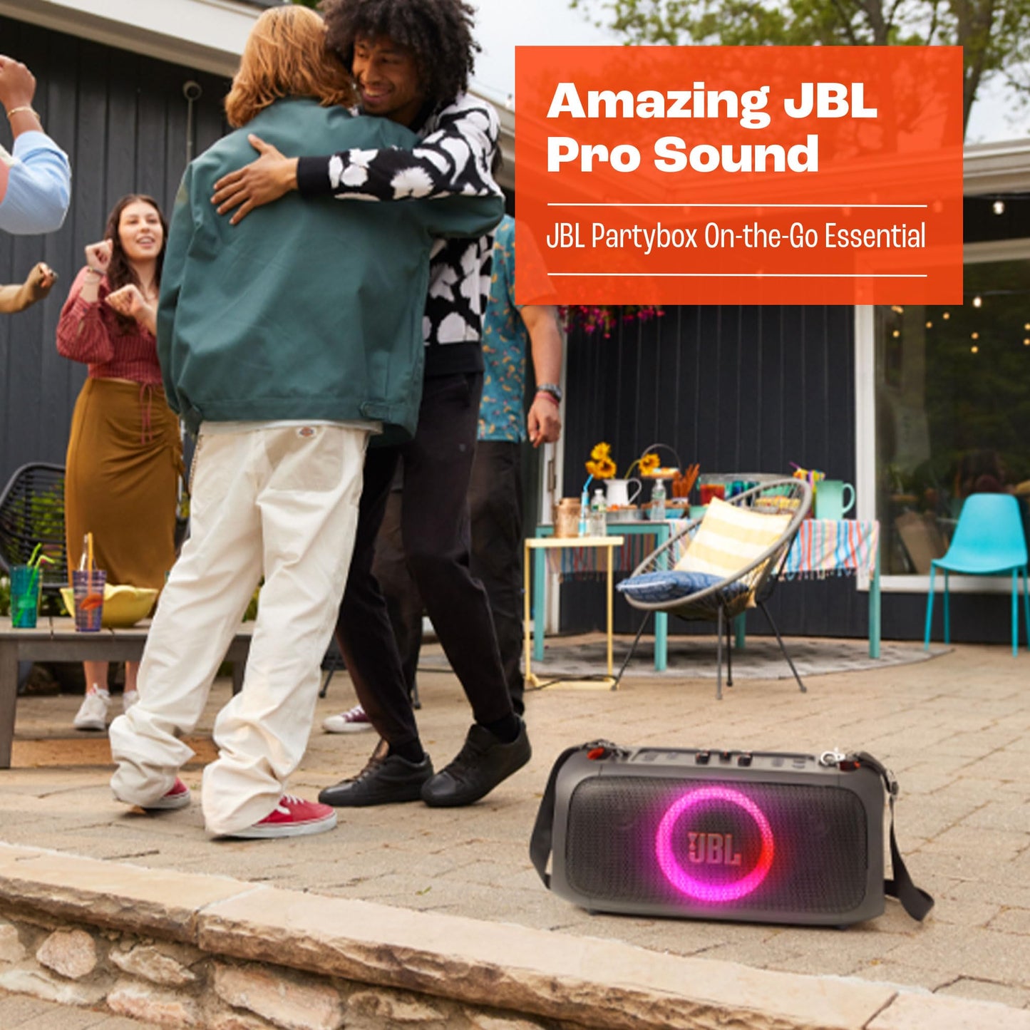 JBL PartyBox On-The-Go Essential Bocina Portátil Efecto Luz Bluetooth, 100W de Potencia, Reproducción 6 Horas, Resistente a Salpicaduras IPX4 - Negro
