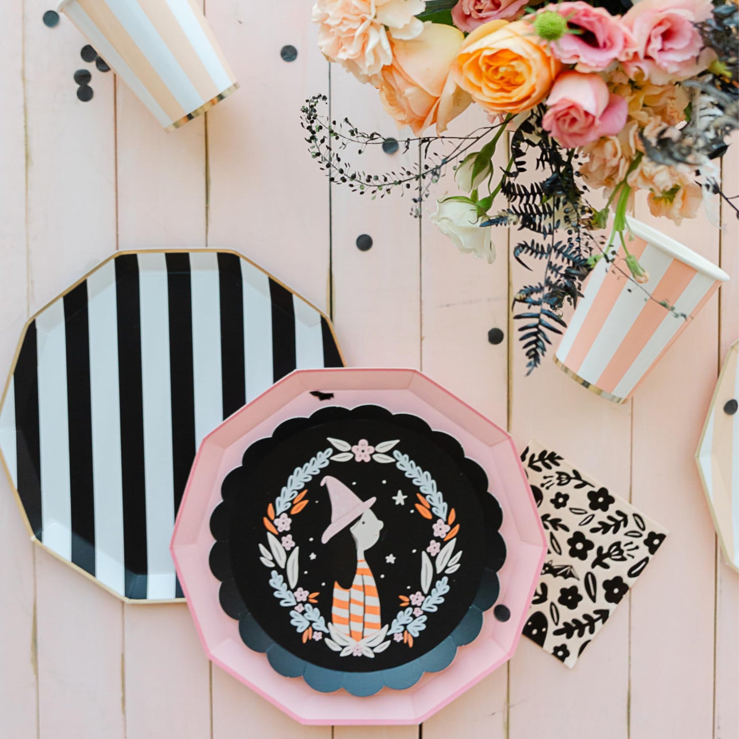 Bonjour Fete - Platos desechables, platos para pasteles, platos de postre, Halloween para niños, decoraciones | 8.5 pulgadas de profundidad (paquete de 8)