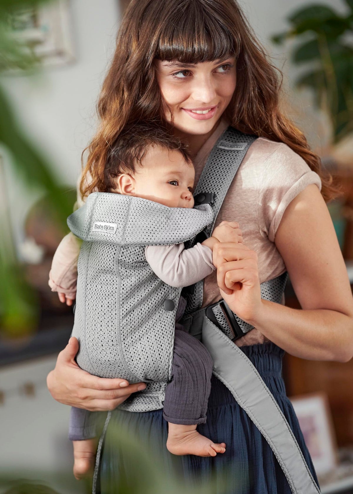 BabyBjörn Canguro Portabebé Mini, Gray, 3D Mesh | Para recién nacidos, de 0 a 12 meses (3.2–11 kg), ergonómico y fácil de usar