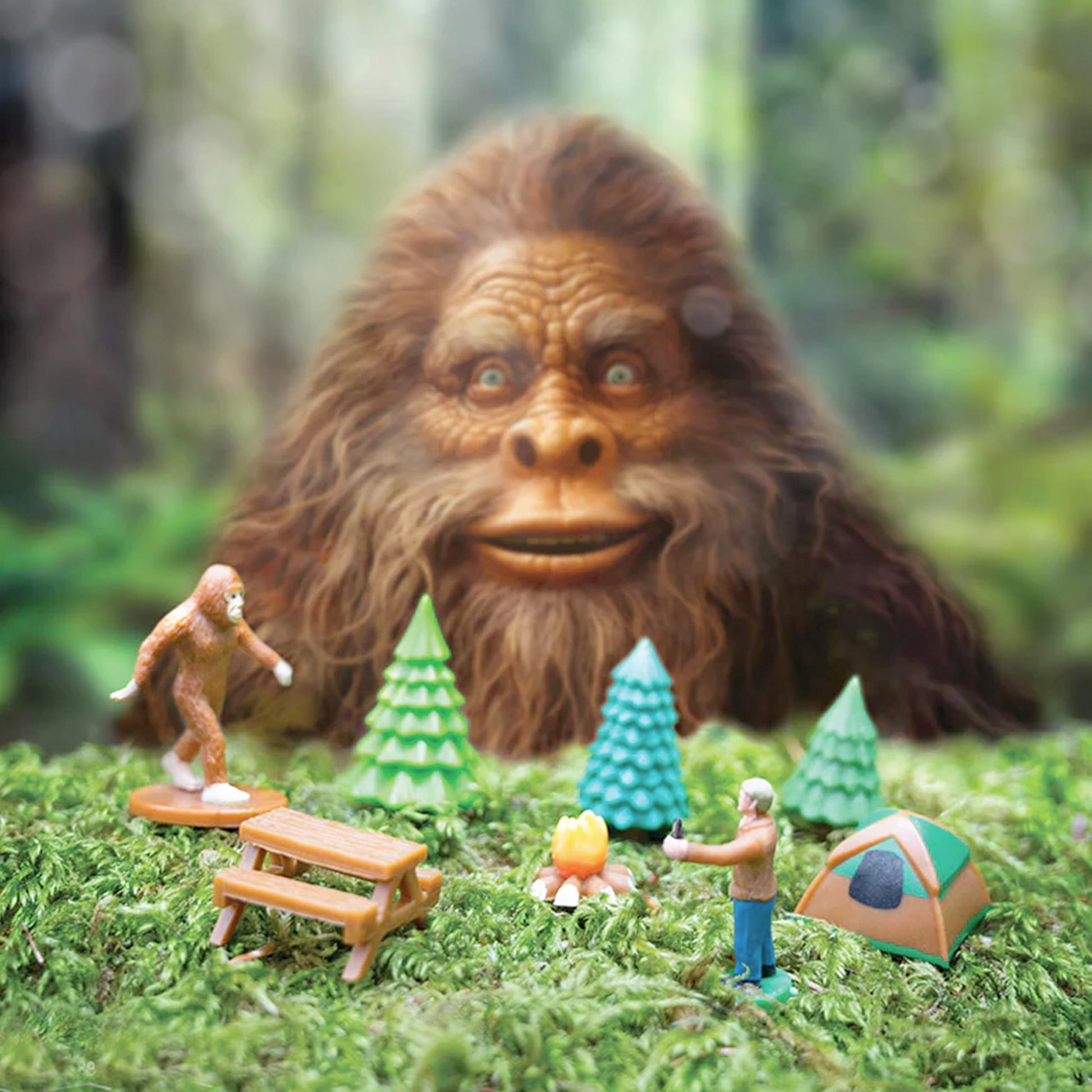 Mini Juego de Figuras Accoutrements Archie McPhee Bigfoot Basecamp Micro-Cryptozoology Novedad