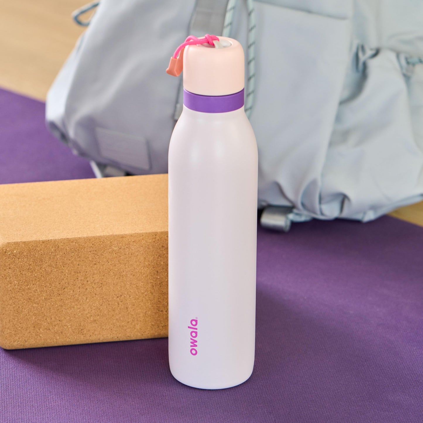 Owala FreeSip Twist - Botella de agua de acero inoxidable con popote para deportes y viajes, sin BPA, 18 onzas, rosa/morado (campo de ensueño)