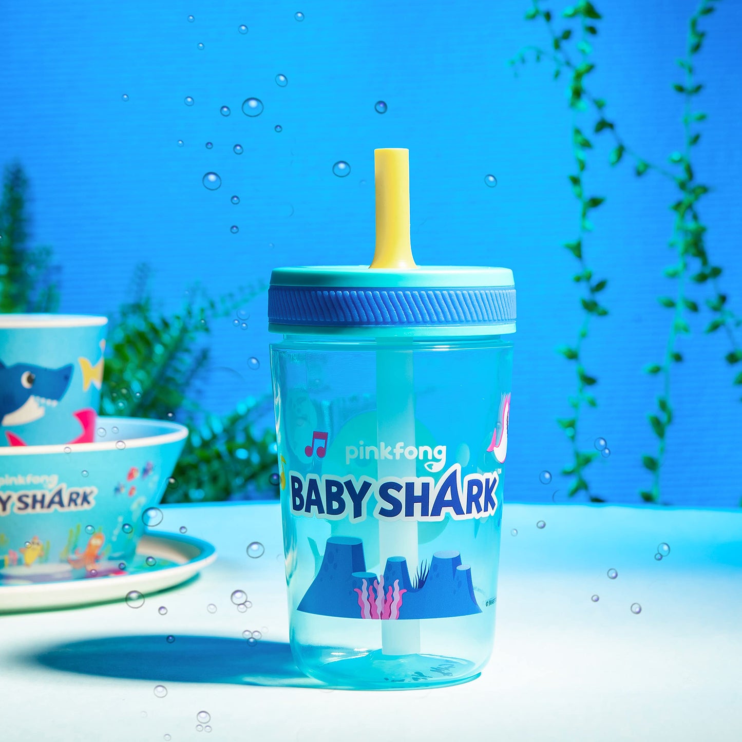 Zak Designs Tiburón bebé de 15 onzas hecho de plástico duradero y silicona, paquete perfecto para niños