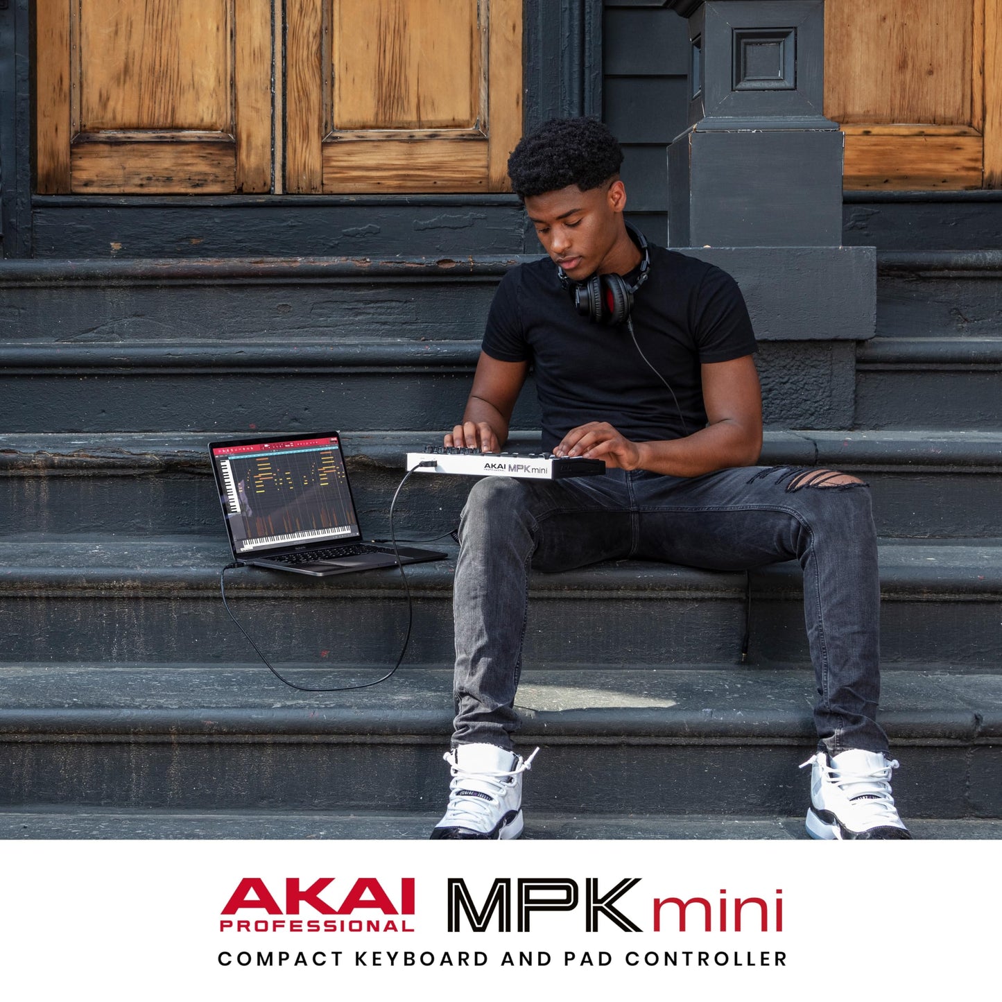 Akai Professional MPK Mini MK3 - Teclado Controlador MIDI USB de 25 Teclas con 8 Drum Pads, 8 Perillas, Software de Producción Musical y Native Instruments Sound Package (NKS Integration), Blanco