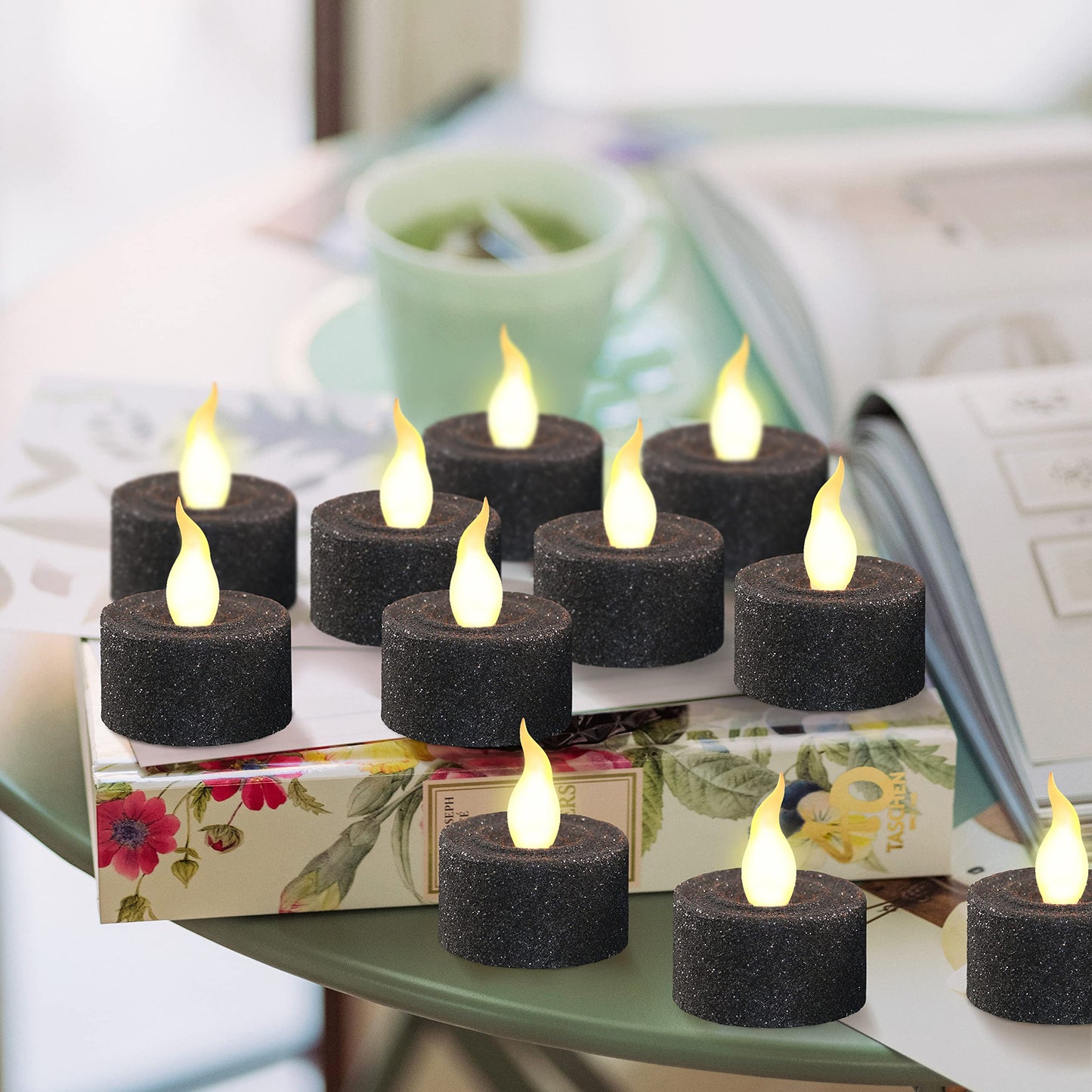 FURORA LIGHTING - Velas LED con purpurina negra, paquete de 12, velas parpadeantes sin llama para decoración del hogar, 1.5 pulgadas de ancho x 1.65 pulgadas de alto, funciona con pilas