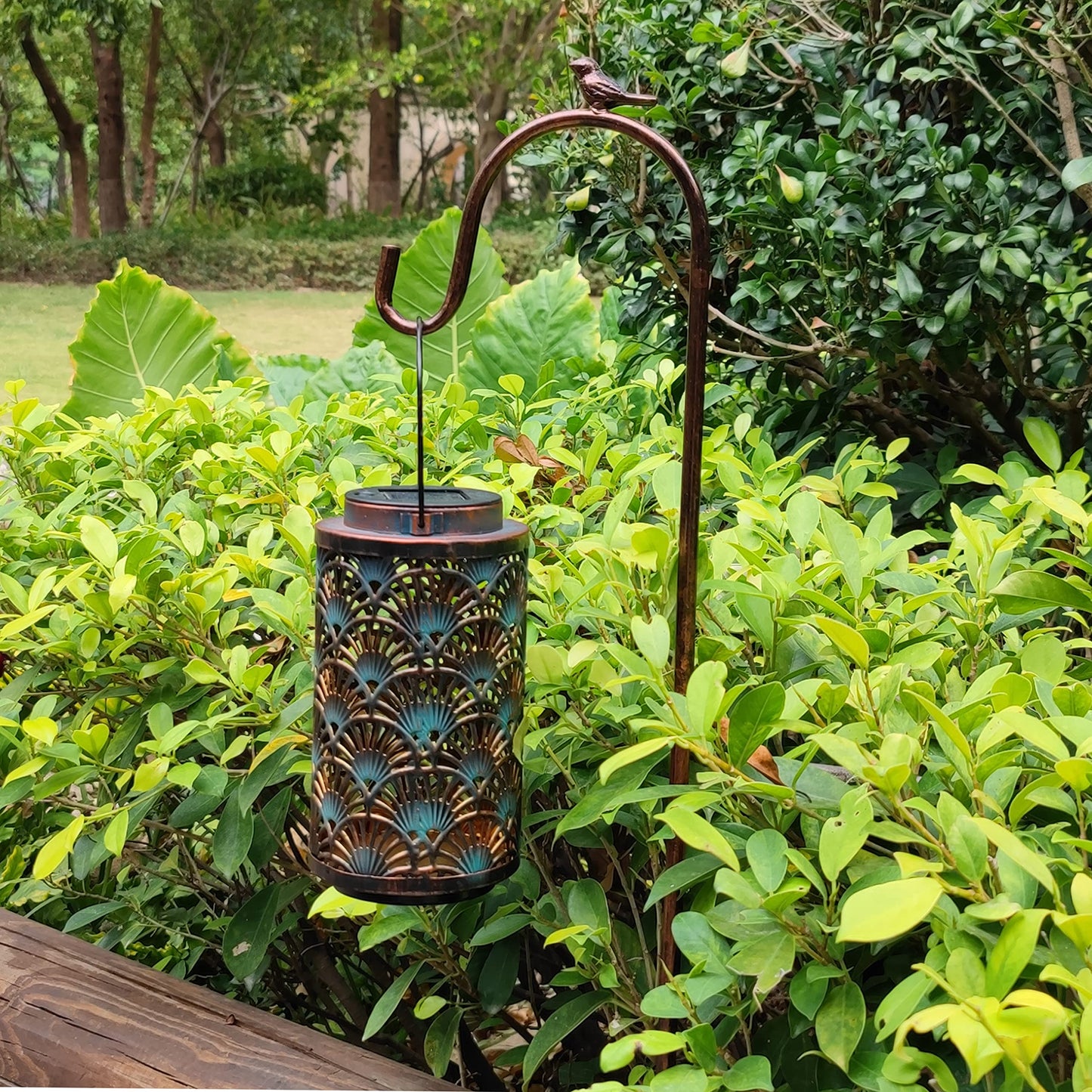 COOZZYHOUR - Ganchos de pastor de 39 pulgadas para exteriores, juego de 2 ganchos de metal para colgar luces solares, comederos de pájaros, cesta de flores, luces de Navidad, linternas, estacas de