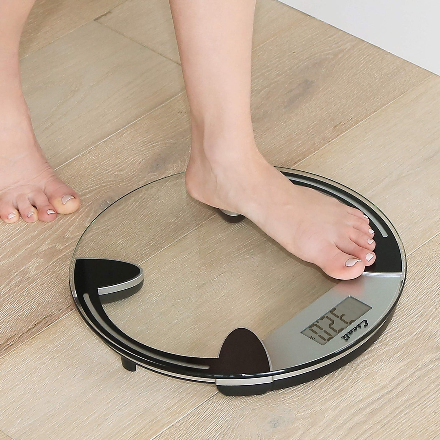 Escali Báscula digital de baño de vidrio para peso corporal, báscula de cuerpo de baño, alta capacidad de 400 libras, batería incluida, plataforma redonda transparente
