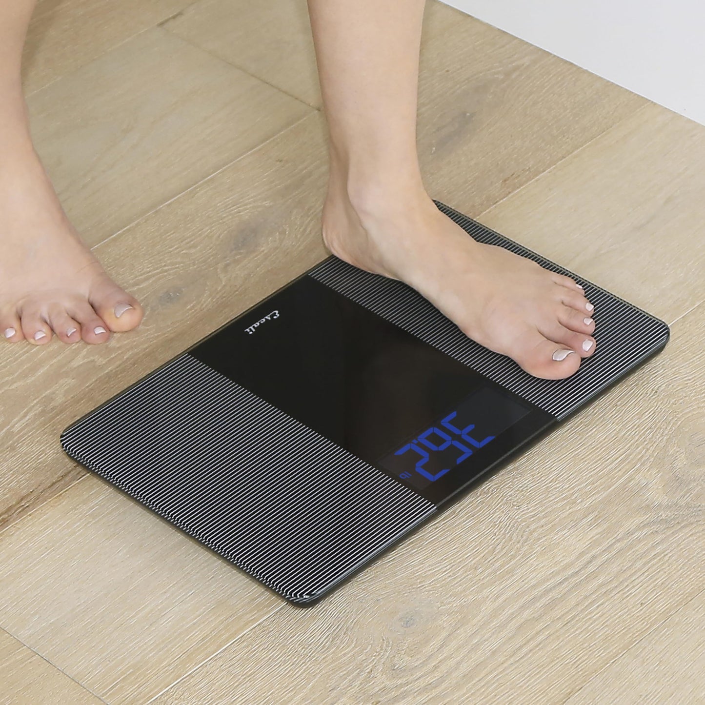 Escali Báscula digital extra ancha para baño para peso corporal con amplia plataforma para postura natural y estabilidad, alta capacidad de 400 libras, baterías incluidas