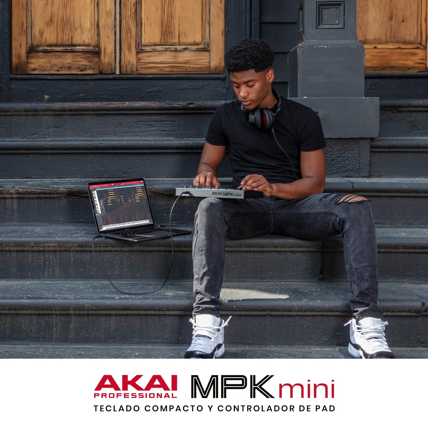 Akai Professional MPK Mini MK3 - Teclado Controlador MIDI USB de 25 Teclas con 8 Drum Pads, 8 Perillas, Software de Producción Musical y Native Instruments Sound Package (NKS Integration), Gris