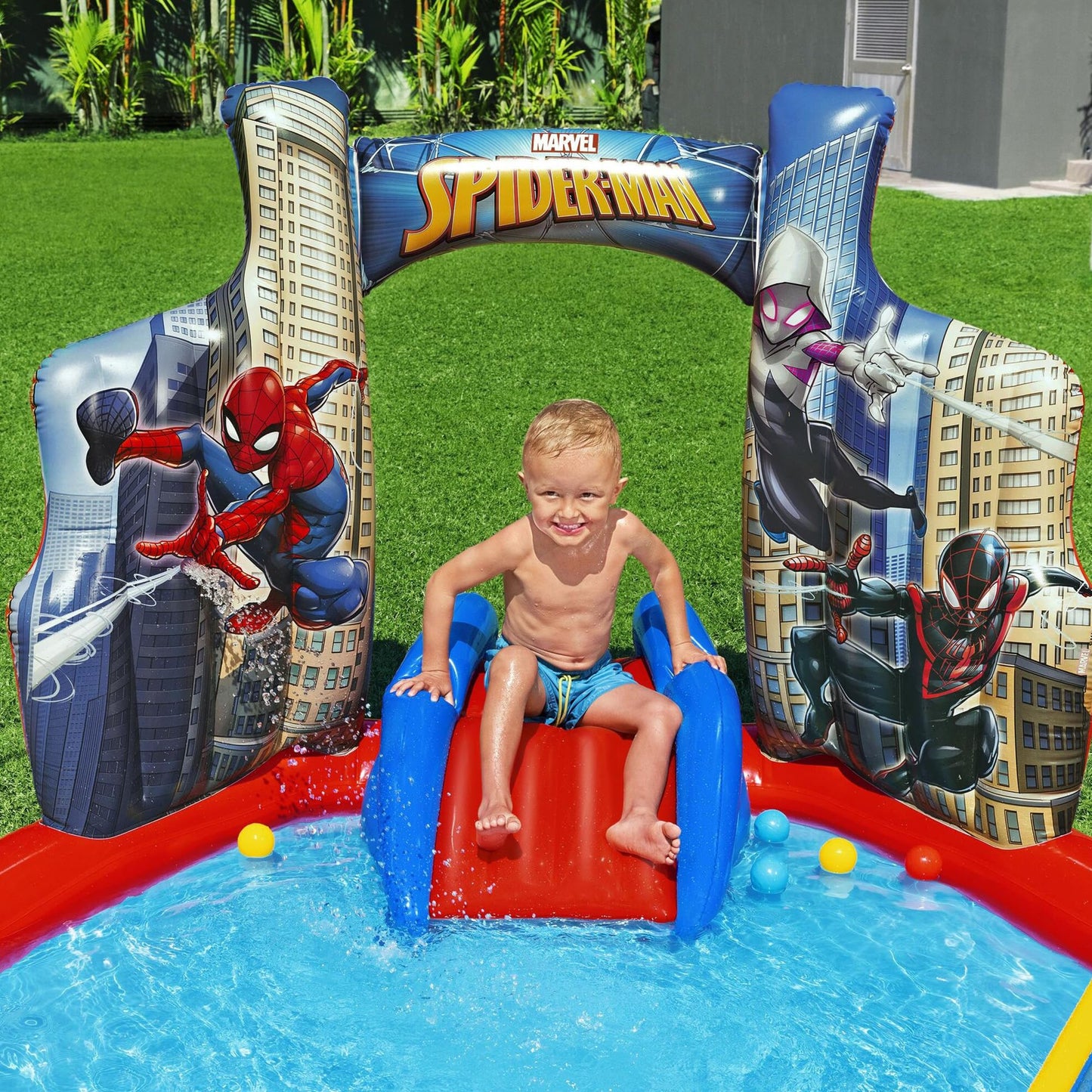 Bestway: Centro Inflable de Juego acuático Spider-Man, 6 pies 11 x 6 pies 9 x 50 Pulgadas, rociador de Arco Deslizante para Piscina, 6 Bolas, Anillo de superhéroe Marvel Toss, niño pequeño 2+
