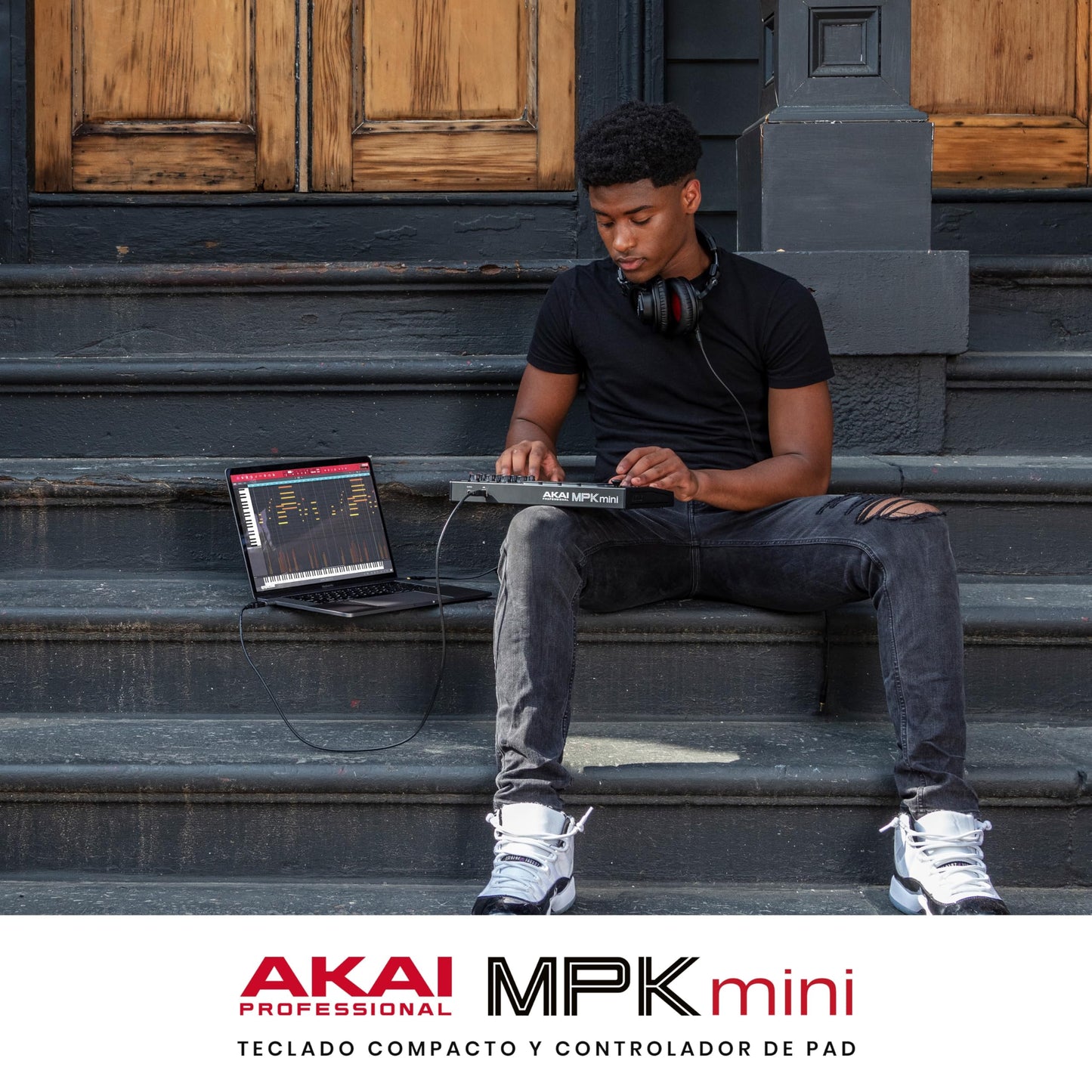 AKAI Professional MPK Mini MK3 - Teclado controlador MIDI USB de 25 teclas con 8 drum pads, 8 perillas y software de producción musical, negro