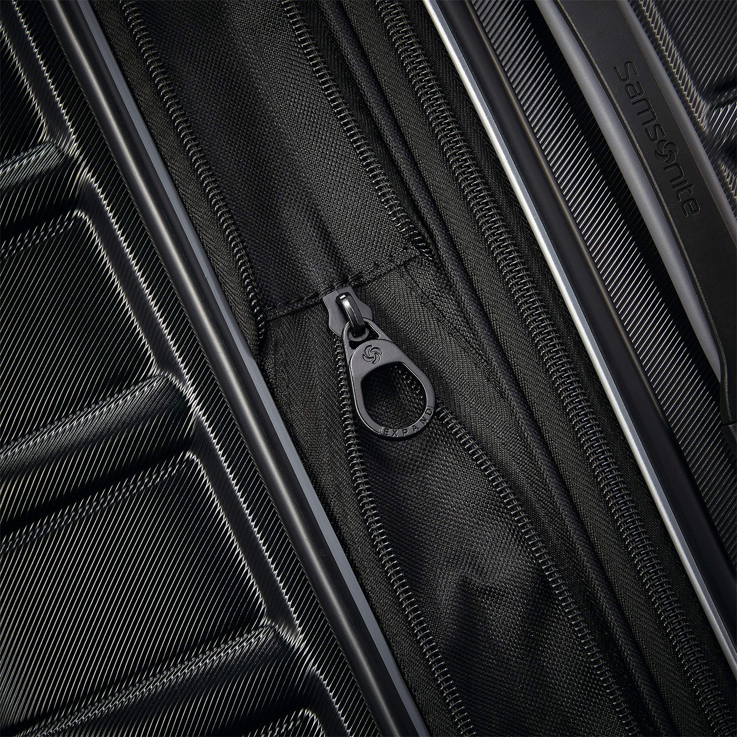 Juego de Maletas Samsonite Negro Omni 2 Expandibles con Ruedas Giratorias