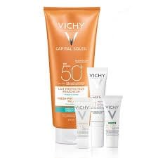 KIT CAPITAL SOLEIL FAMILY CREMA FPS50+ ROSTRO Y CUERPO 300ML+CAPITAL SOLEIL UV AGE DAILY 15ML+CAPITAL SOLEIL UV-CLEAR 3ML+CAPITAL SOLEIL UV-AGE DAILY TEINTE TINTED 3ML.