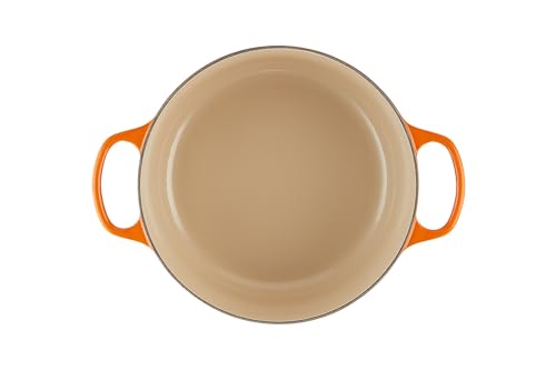 Le Creuset Horno holandés redondo de hierro fundido esmaltado, 5.5 cuartos de galón, llama