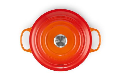 Le Creuset Horno holandés redondo de hierro fundido esmaltado, 5.5 cuartos de galón, llama