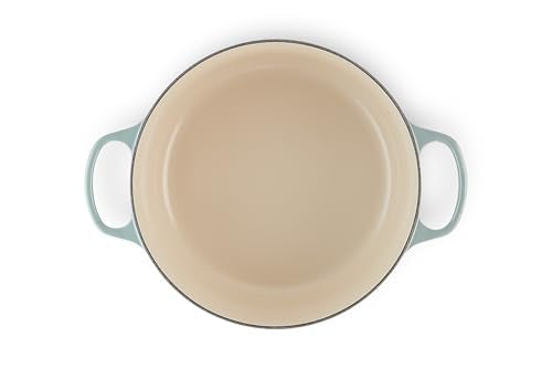 Le Creuset Horno holandés redondo de hierro fundido esmaltado con tapa, 7.25 cuartos de galón, sal marina